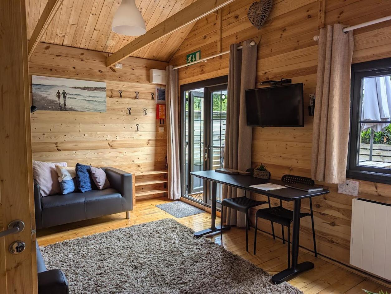 'Monktonmead Lodge' In Secluded Setting, With Private Indoor Pool. Ryde  Exterior foto